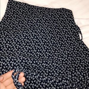 NWOT Brandy Melville Floral Wrap Skirt! *RARE